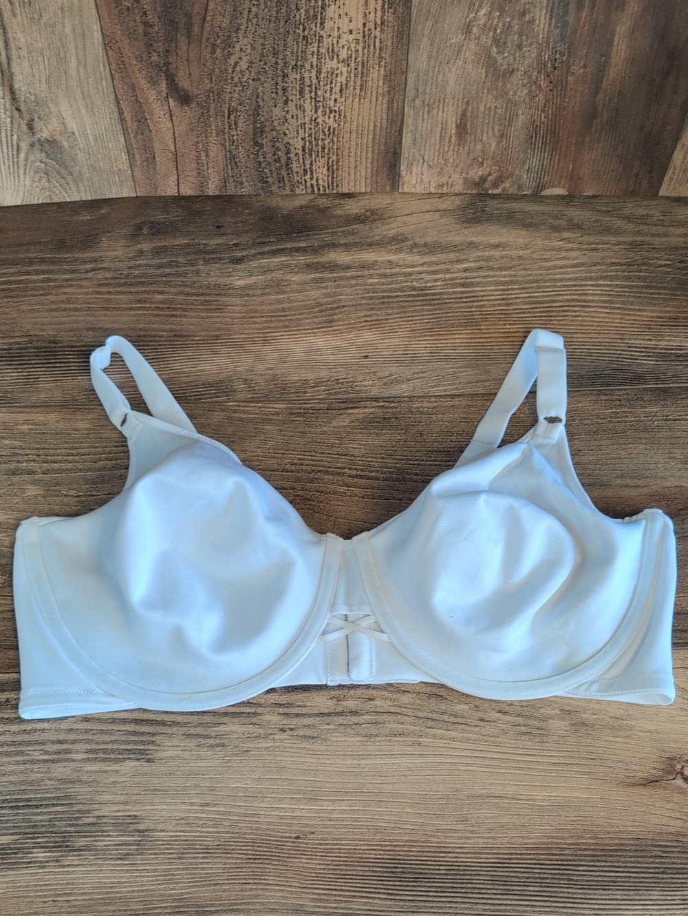 Vanity Fair 76571 White Underwire Smooth Cup Bra 42D         F322